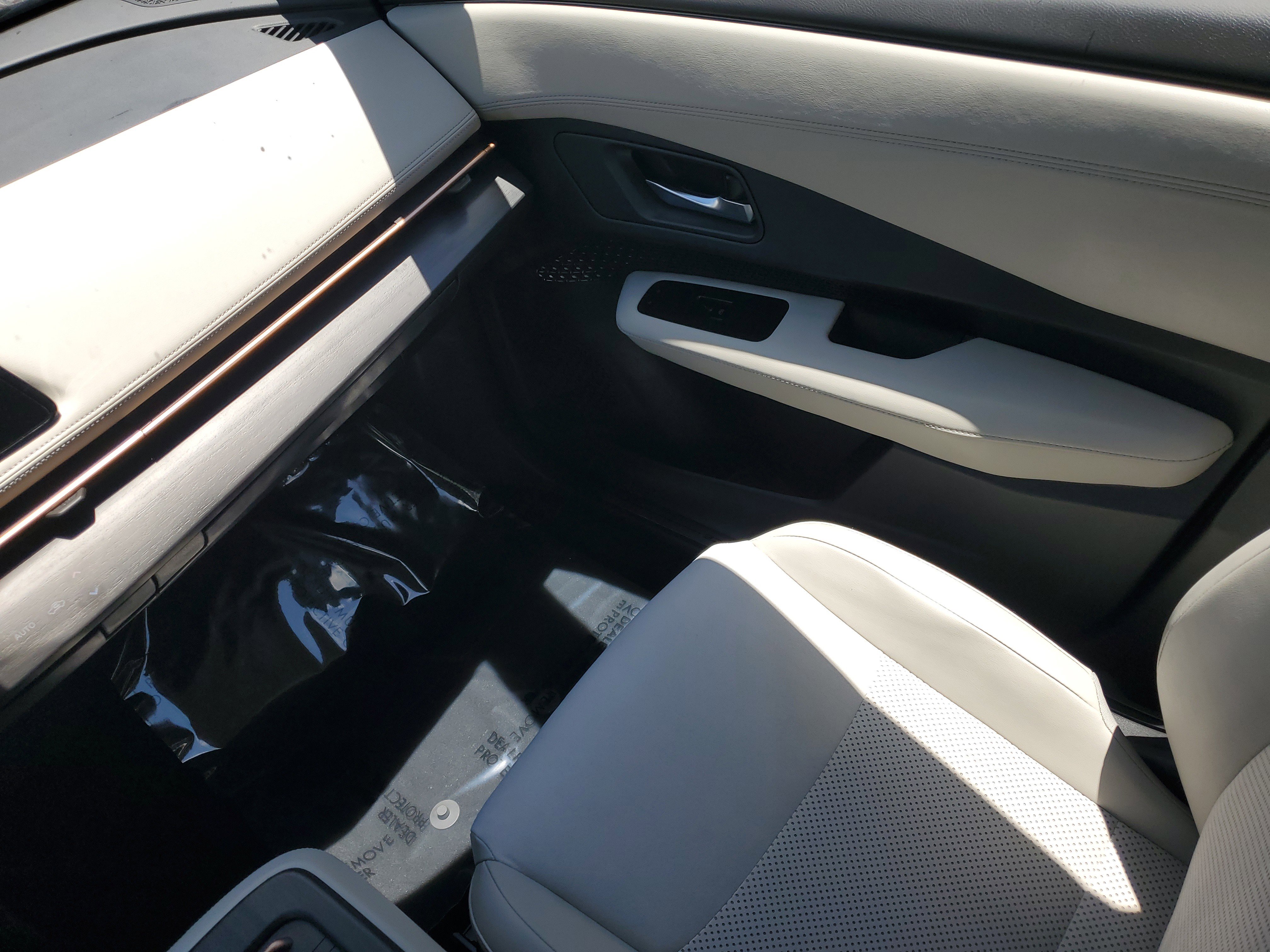 Used 2024 Nissan Ariya ENGAGE image 11