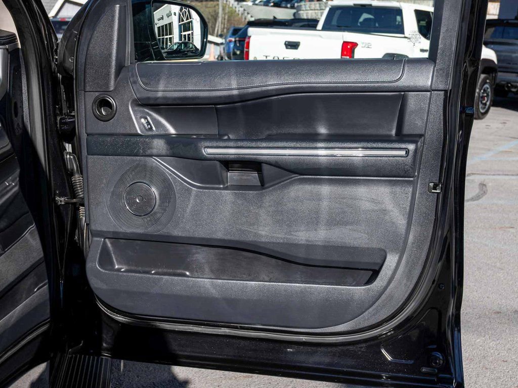 Used 2024 Ford Expedition XLT AWD/4WD image 8