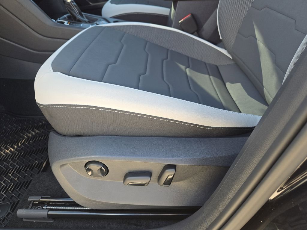 New 2026 Volkswagen Taos SE AWD/4WD image 19