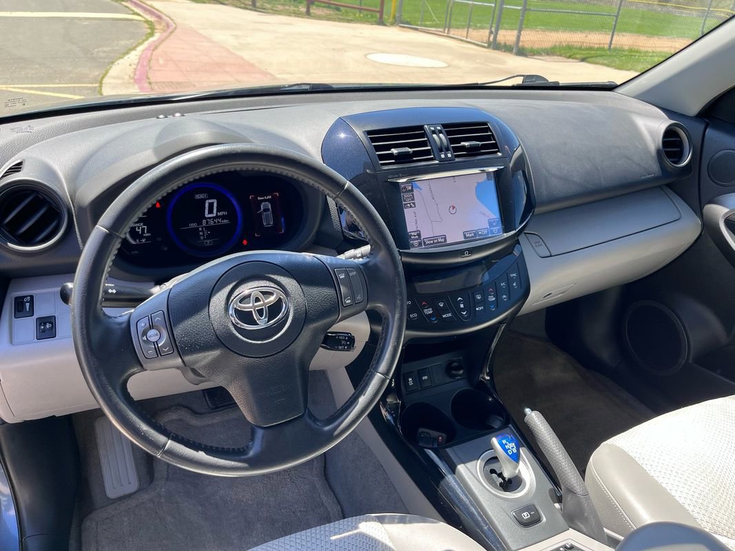 Used 2014 Toyota RAV4 EV FWD image 13