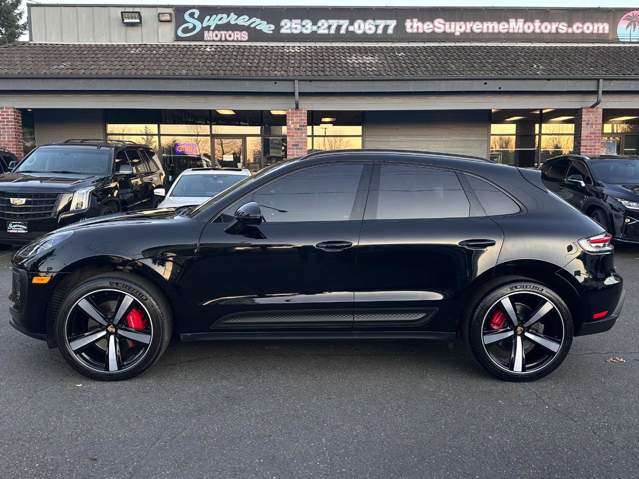 Used 2022 Porsche Macan S w/ Premium Package Plus image 3