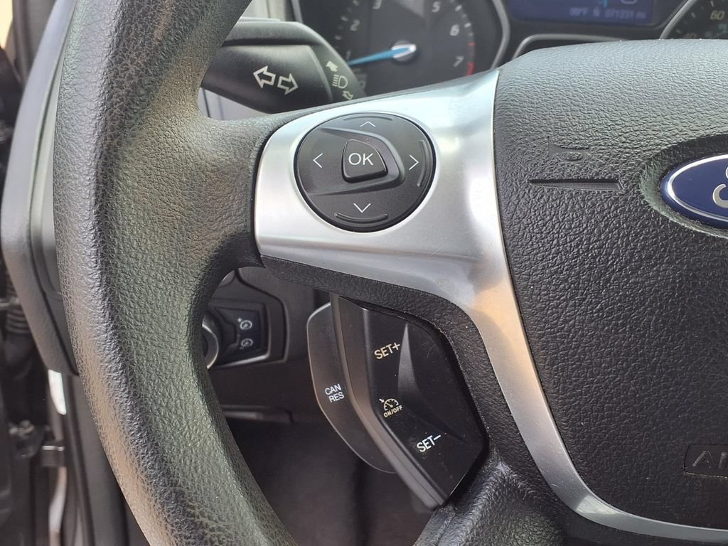 Used 2013 Ford Focus SE FWD image 21