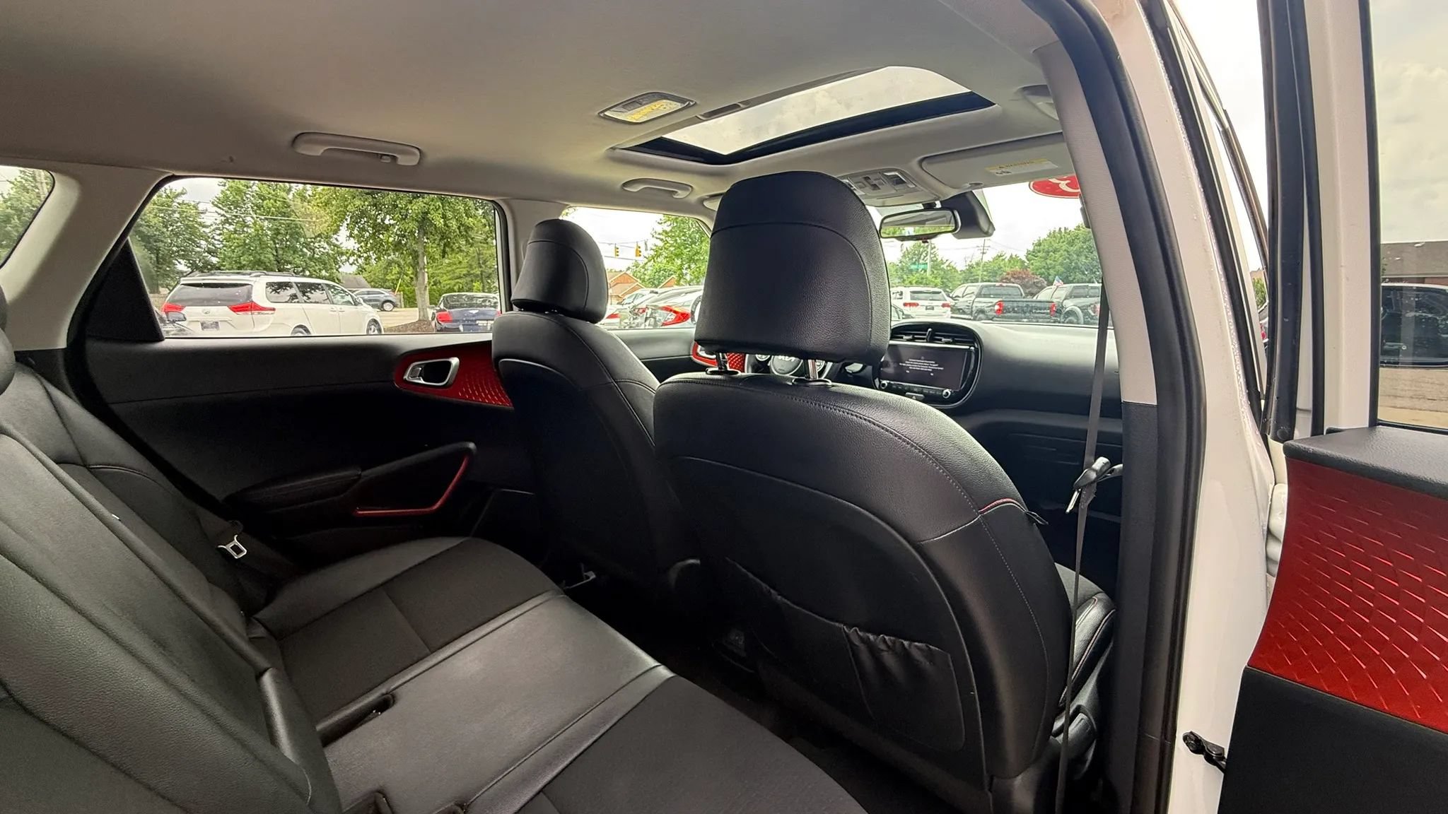 Used 2023 Kia Soul GT-Line w/ GT-Line Technology Package FWD image 11