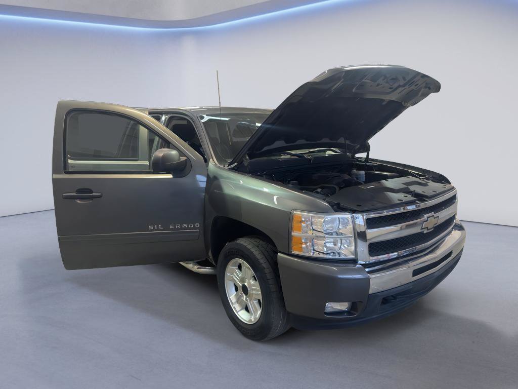Used 2011 Chevrolet Silverado 1500 LT w/ All-Star Edition AWD/4WD image 9