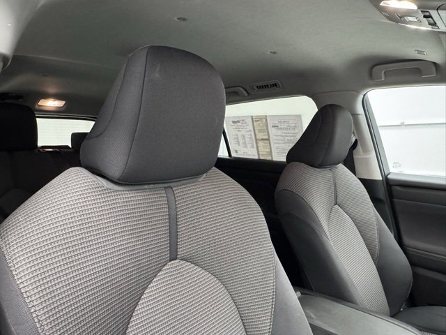 Used 2023 Toyota Highlander LE image 21