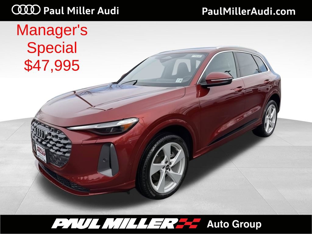 Used 2025 Audi Q5 Premium Plus w/ Premium Plus AWD/4WD image 1