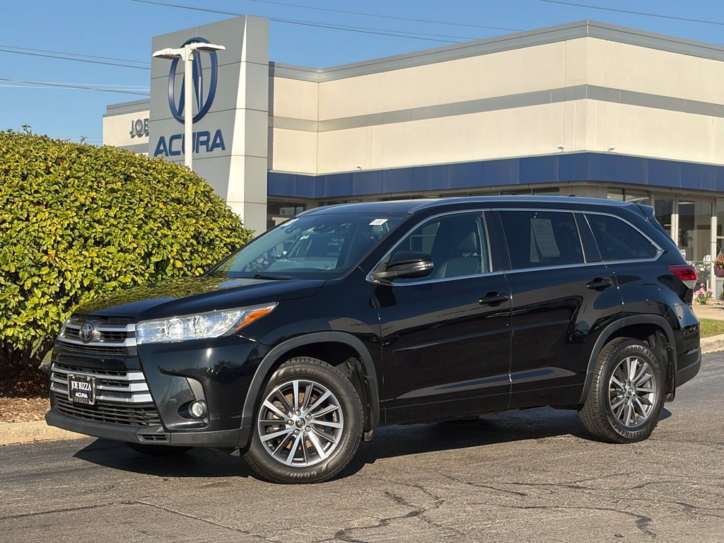 Used 2018 Toyota Highlander XLE w/ Protection Package #3 AWD/4WD image 1