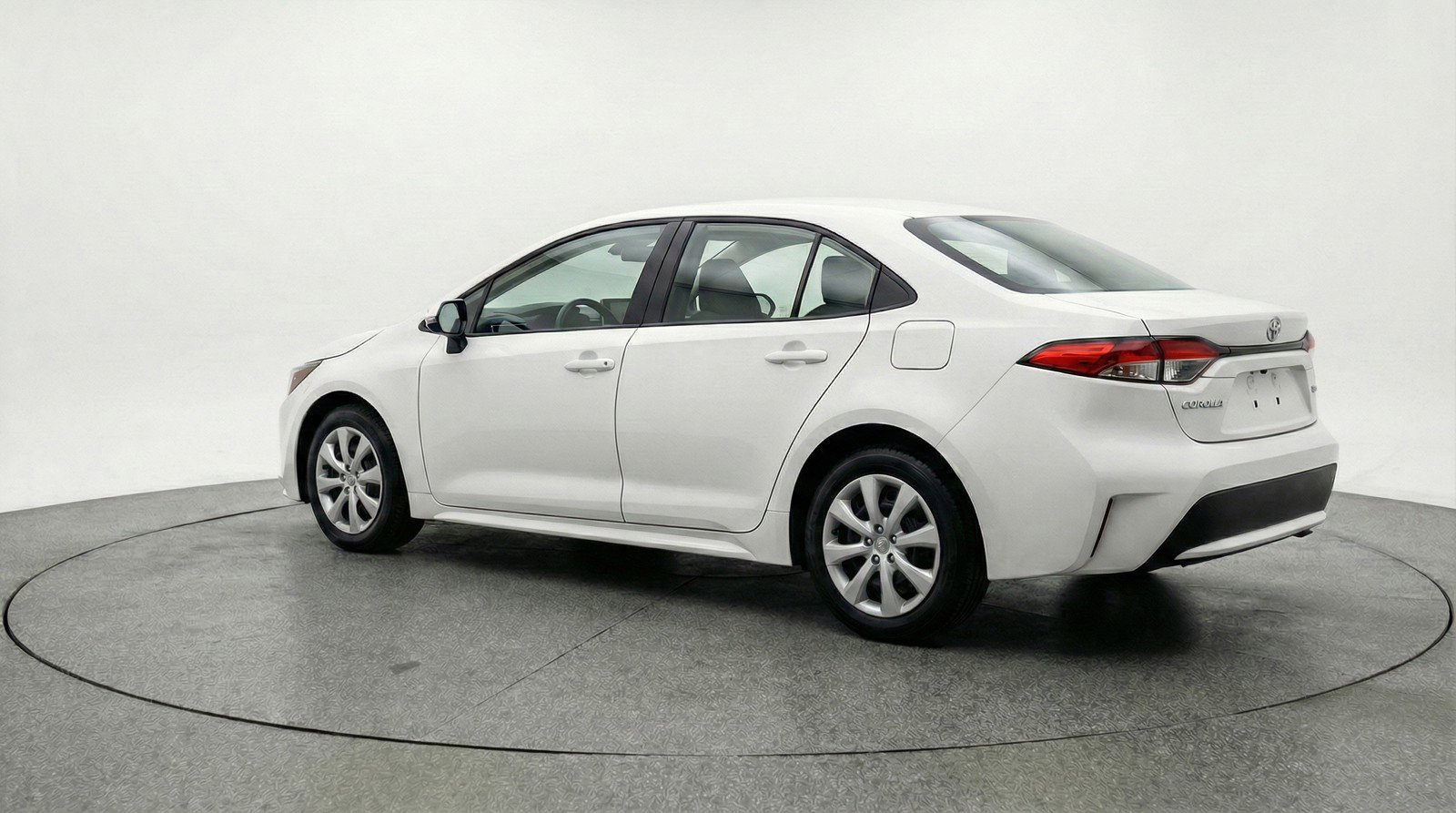 Used 2025 Toyota Corolla LE FWD image 6