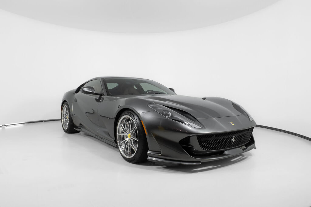 Used 2019 Ferrari 812 Superfast RWD image 11