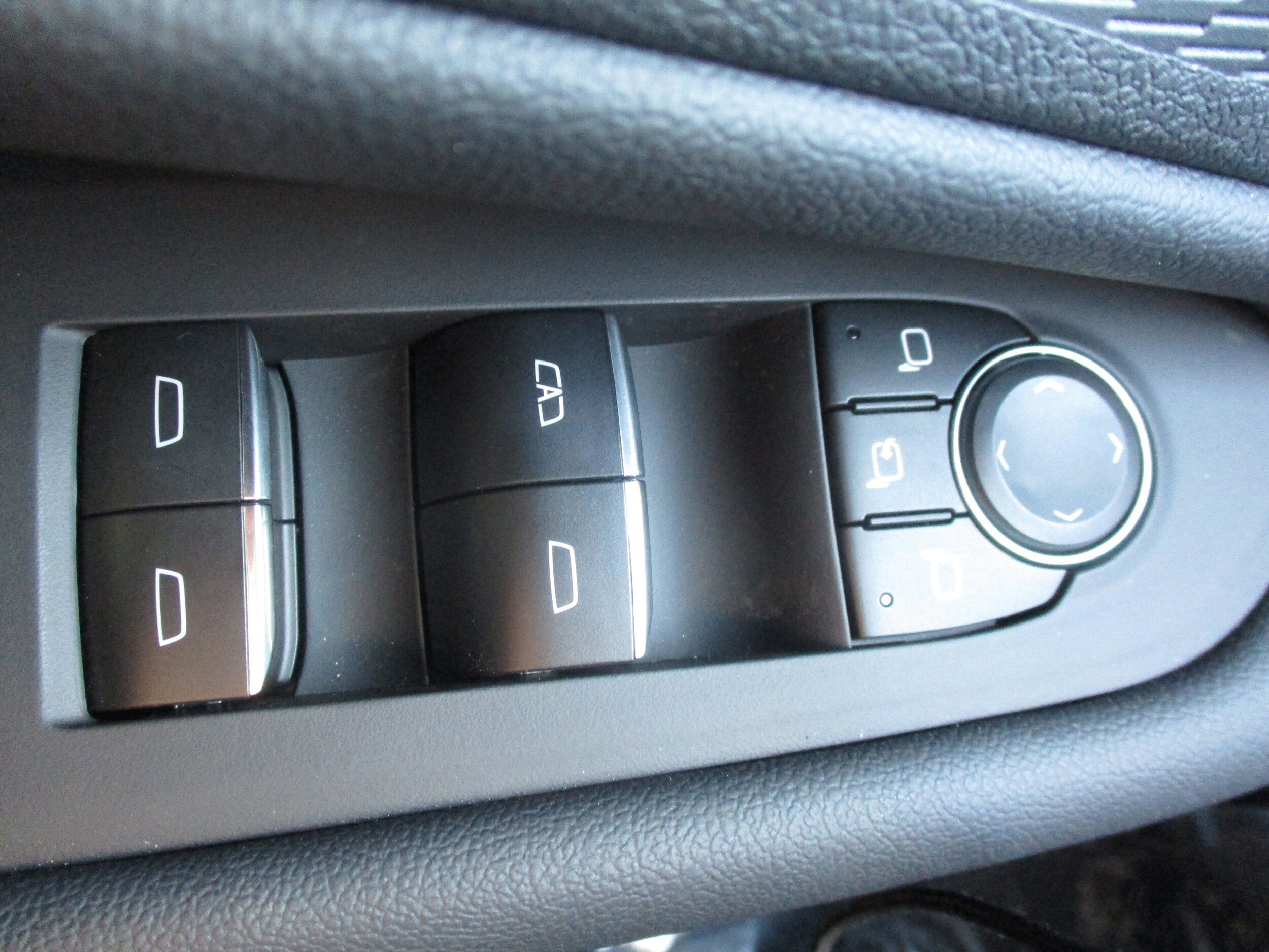 Used 2024 Chevrolet Blazer EV RS image 31