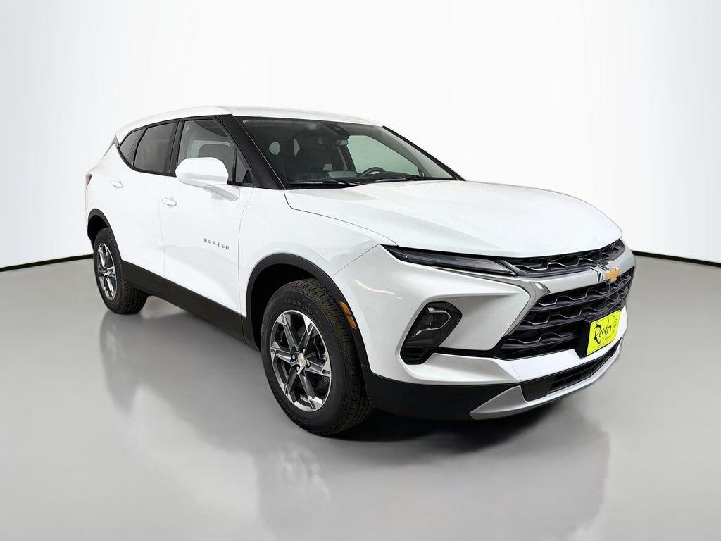 New 2026 Chevrolet Blazer LT w/ LPO, Floor Liner Package AWD/4WD image 3