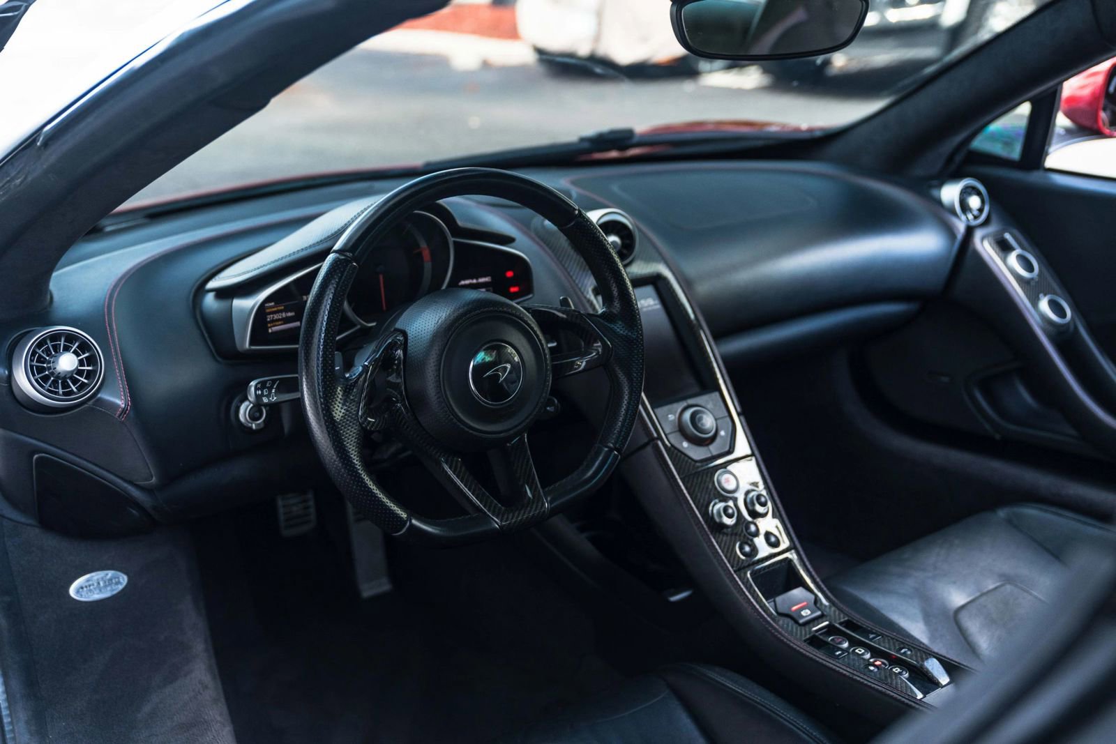 Used 2014 McLaren MP4-12C Spider RWD image 12