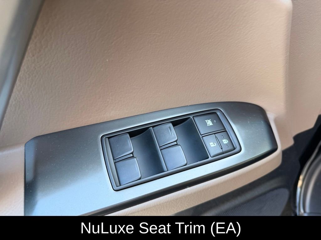 Used 2023 Lexus GX 460 Premium w/ Premium Package image 15