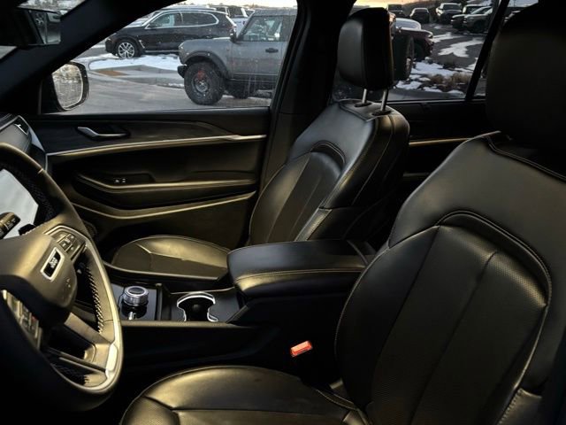 Certified 2025 Jeep Grand Cherokee Limited w/ Luxury Tech Group II image 18