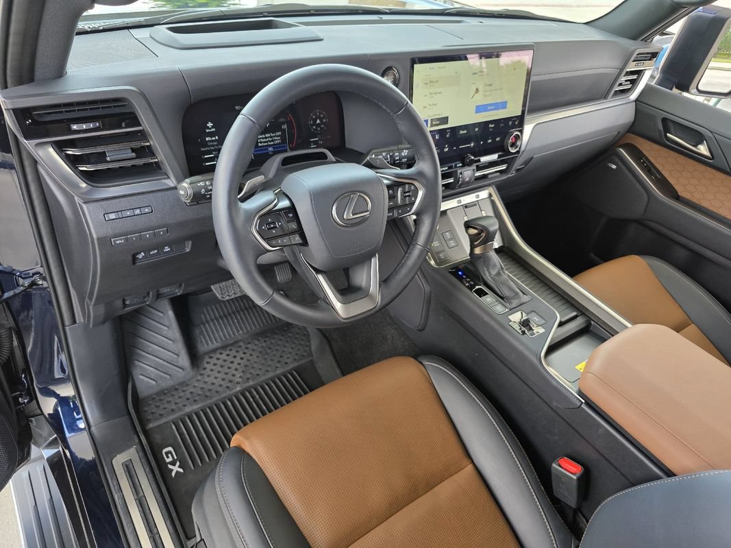 Used 2026 Lexus GX 550 w/ Accessory Package (2T) AWD/4WD image 12