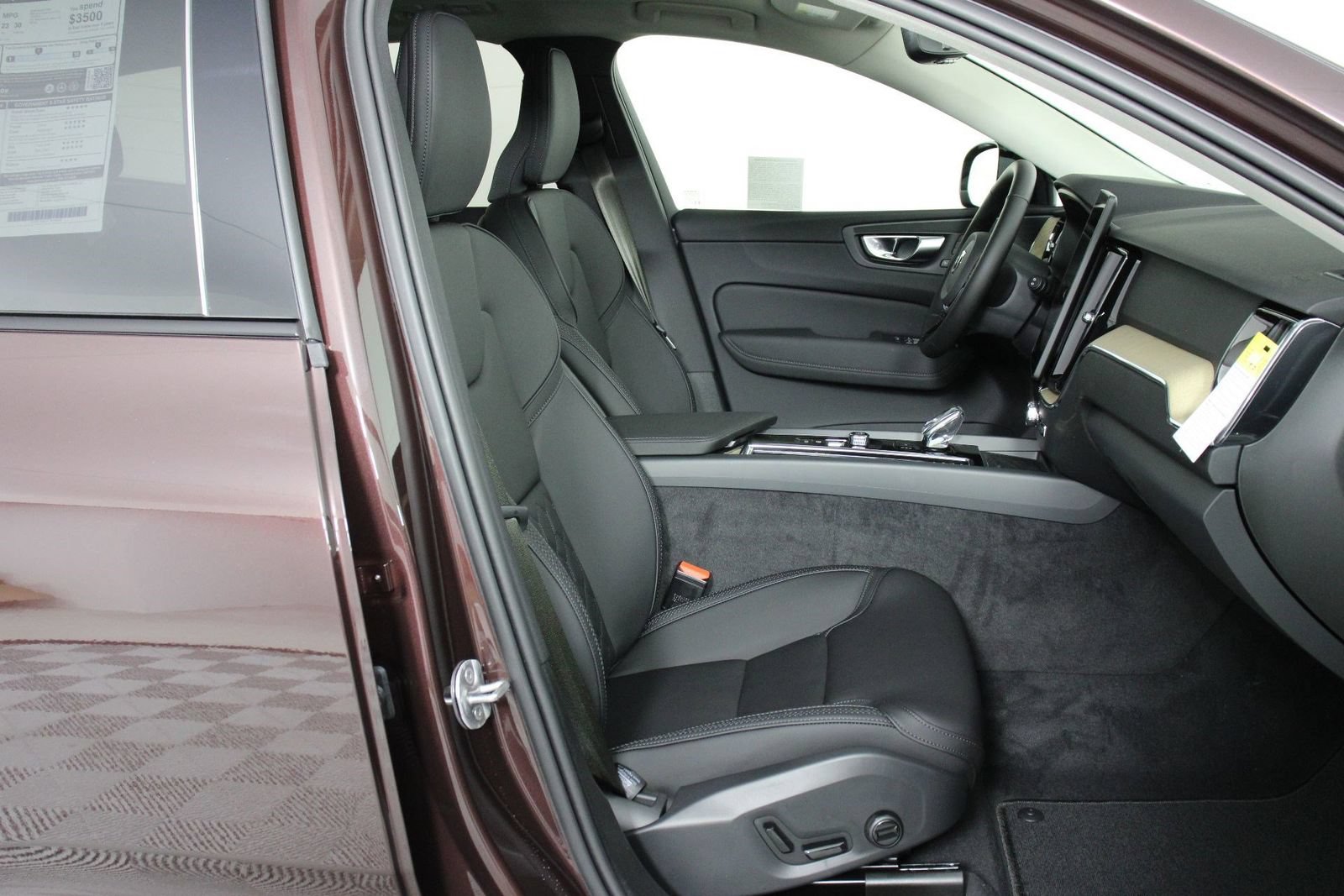 New 2026 Volvo XC60 B5 Plus AWD/4WD image 10