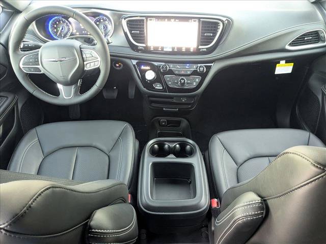 New 2026 Chrysler Pacifica Select AWD/4WD image 14