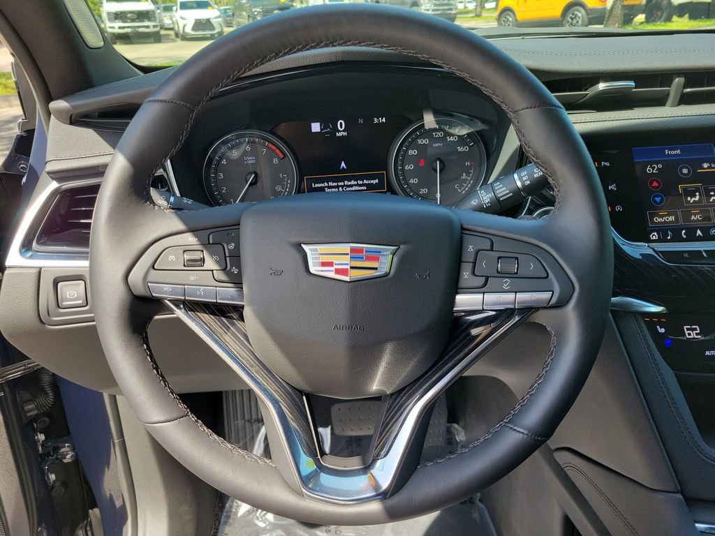 Used 2025 Cadillac XT6 Premium Luxury w/ Technology Package image 26