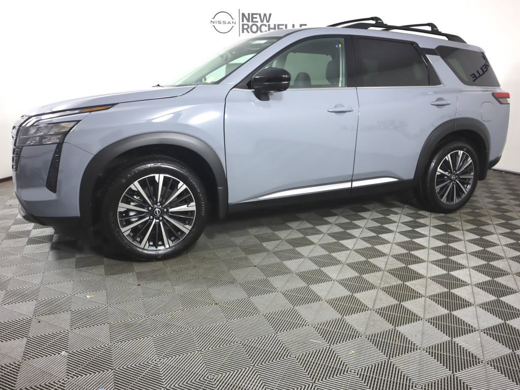 New 2026 Nissan Pathfinder Platinum w/ Cargo Package AWD/4WD image 4