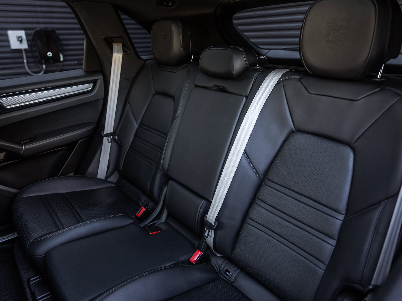 Certified 2023 Porsche Cayenne Platinum Edition AWD/4WD image 17