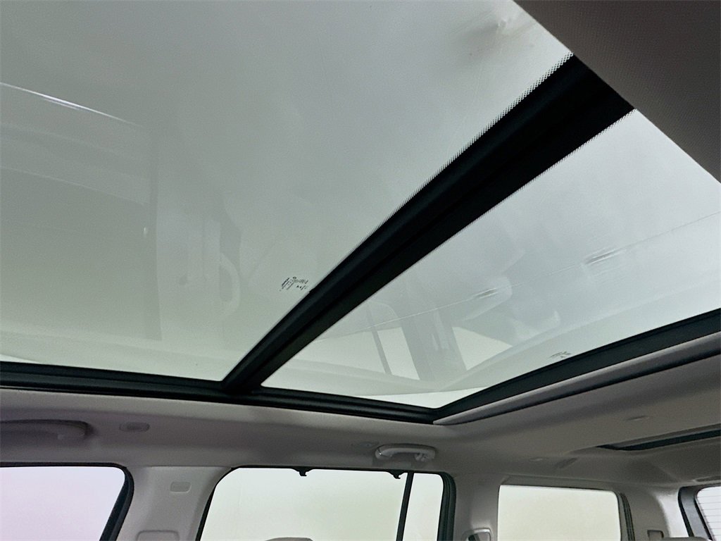 Used 2022 Jeep Grand Wagoneer Series I w/ Flexible Seating Group image 21