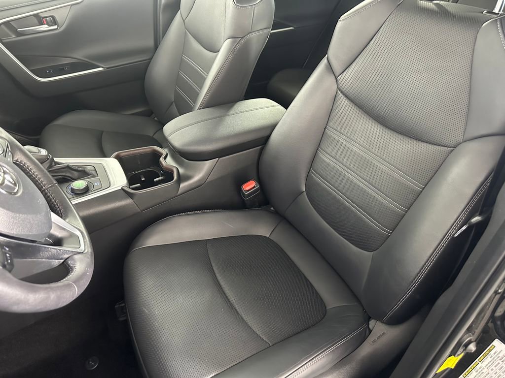 Used 2022 Toyota RAV4 Limited AWD/4WD image 26