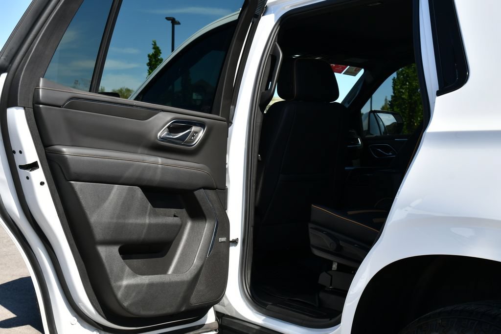 Used 2024 GMC Yukon AT4 w/ AT4 Premium Package AWD/4WD image 28