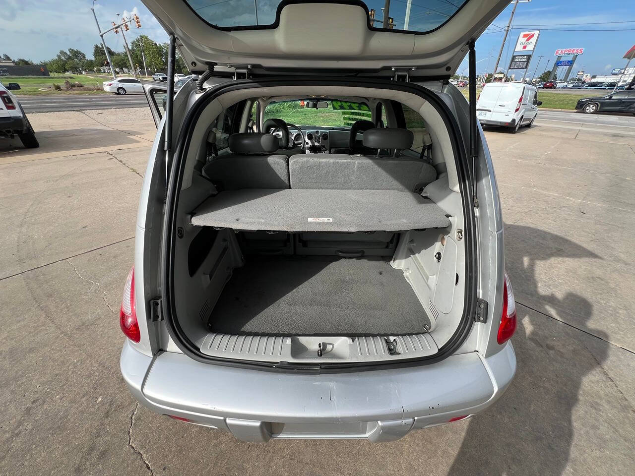 Used 2007 Chrysler PT Cruiser Touring FWD image 12
