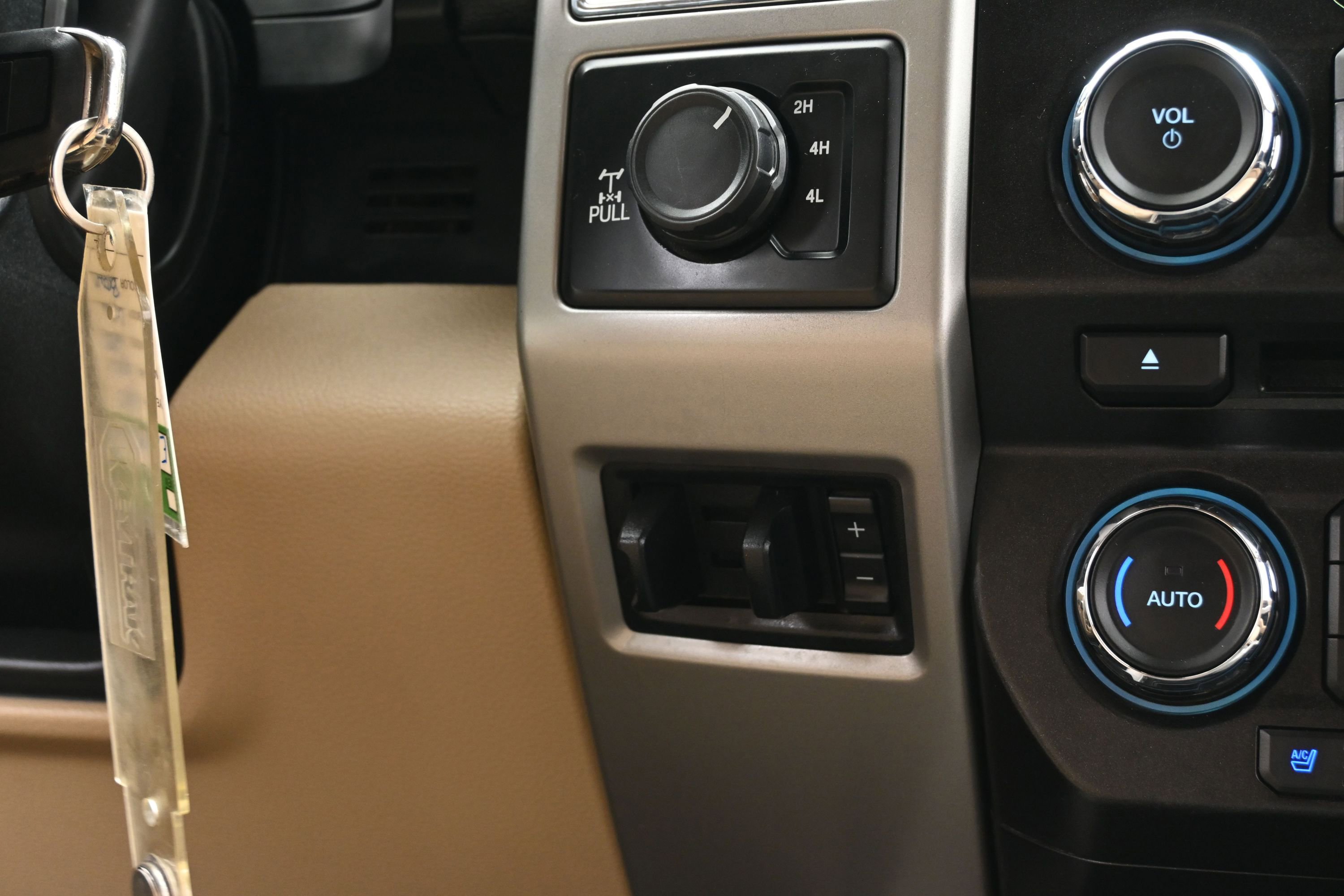Used 2017 Ford F250 Lariat AWD/4WD image 36