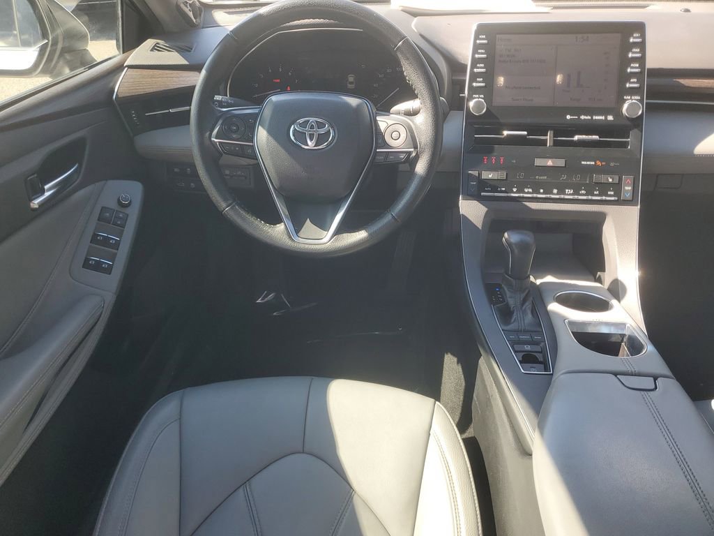 Used 2019 Toyota Avalon XLE image 16