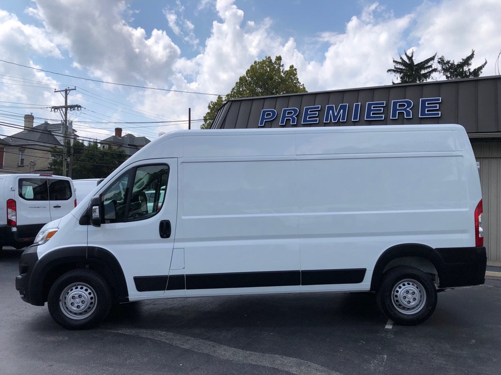Used 2025 RAM ProMaster 2500 w/ Convenience Group FWD image 3