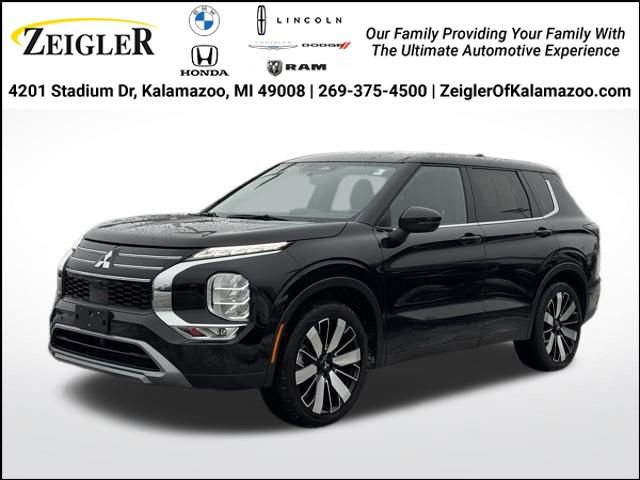 Used 2025 Mitsubishi Outlander SE