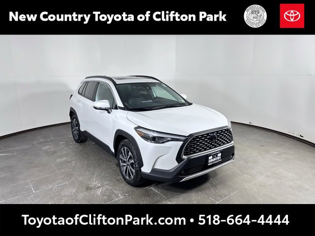 Used 2022 Toyota Corolla Cross XLE w/ Convenience Package image 1