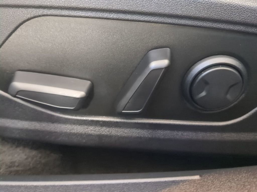 Certified 2024 Hyundai Elantra Limited image 22