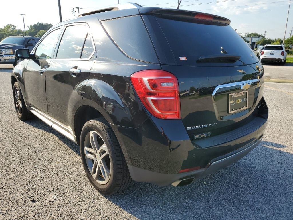 Used 2017 Chevrolet Equinox Premier w/ Enhanced Convenience Package AWD/4WD image 3