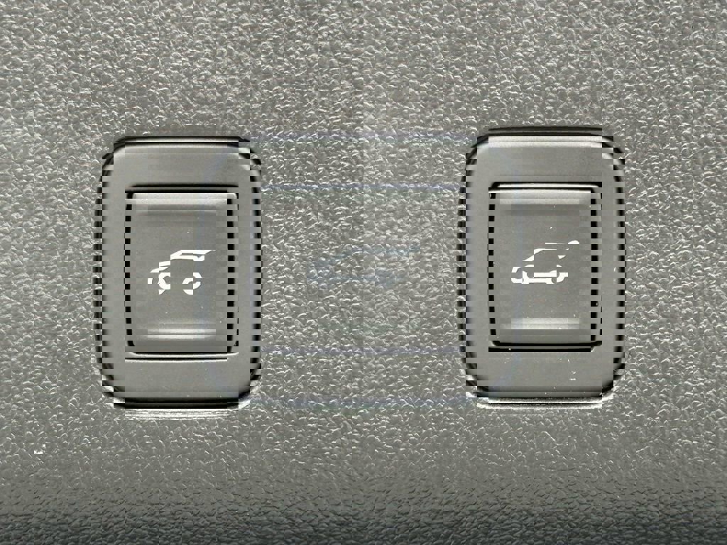 Certified 2025 Cadillac Escalade Premium Luxury w/ Touring Package image 37