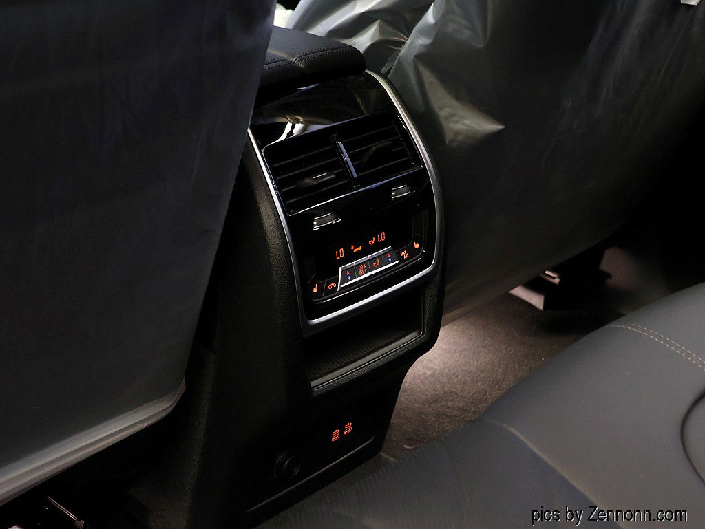 New 2026 BMW X5 M60i AWD/4WD image 14