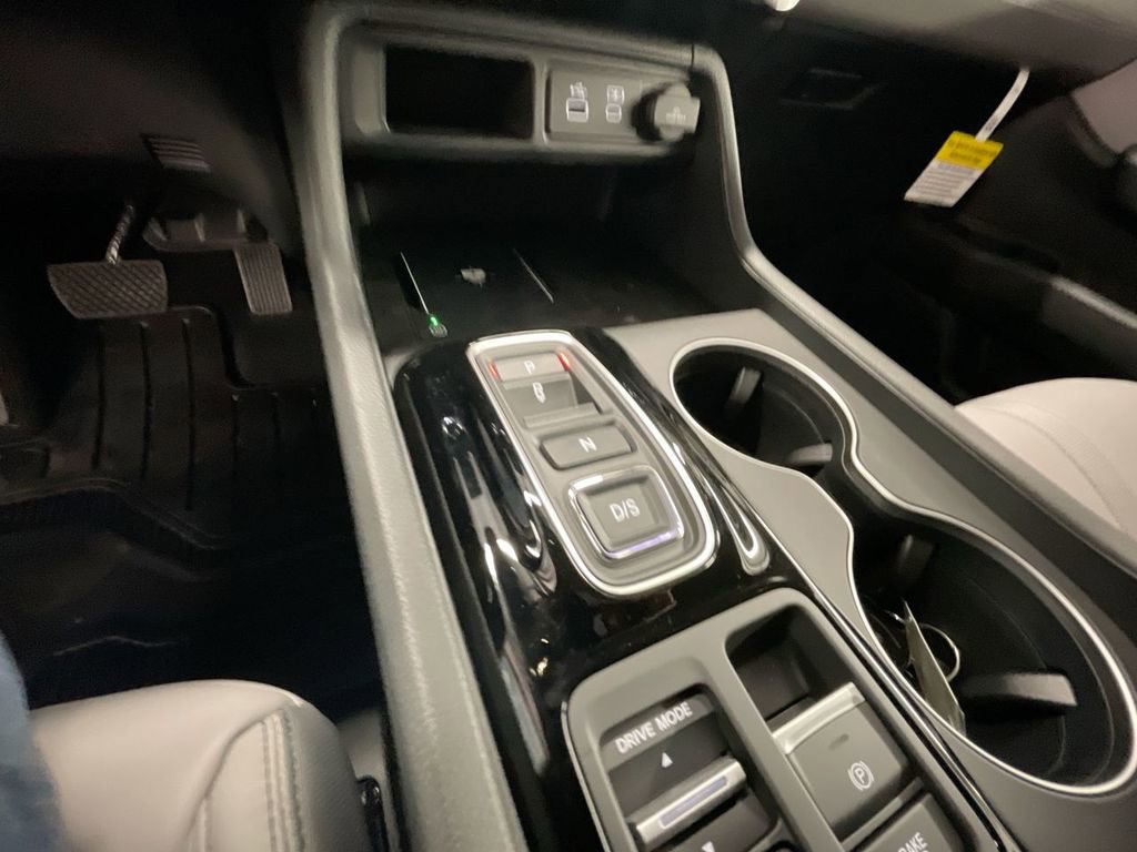 Used 2025 Honda Pilot EX-L image 4