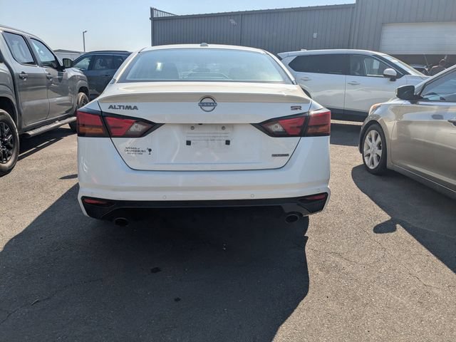 Used 2024 Nissan Altima 2.0 SR FWD image 2