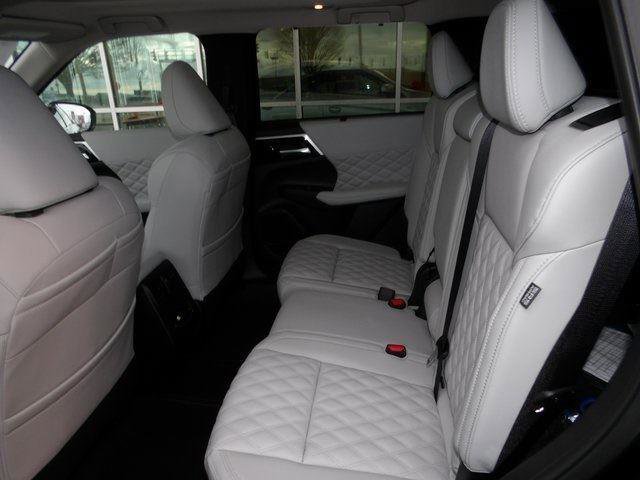 New 2025 Mitsubishi Outlander SEL image 16