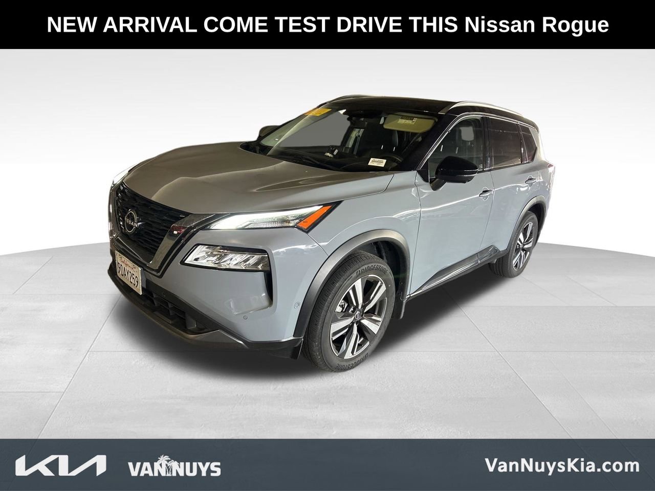 Used 2023 Nissan Rogue SL w/ SL Premium Package image 1