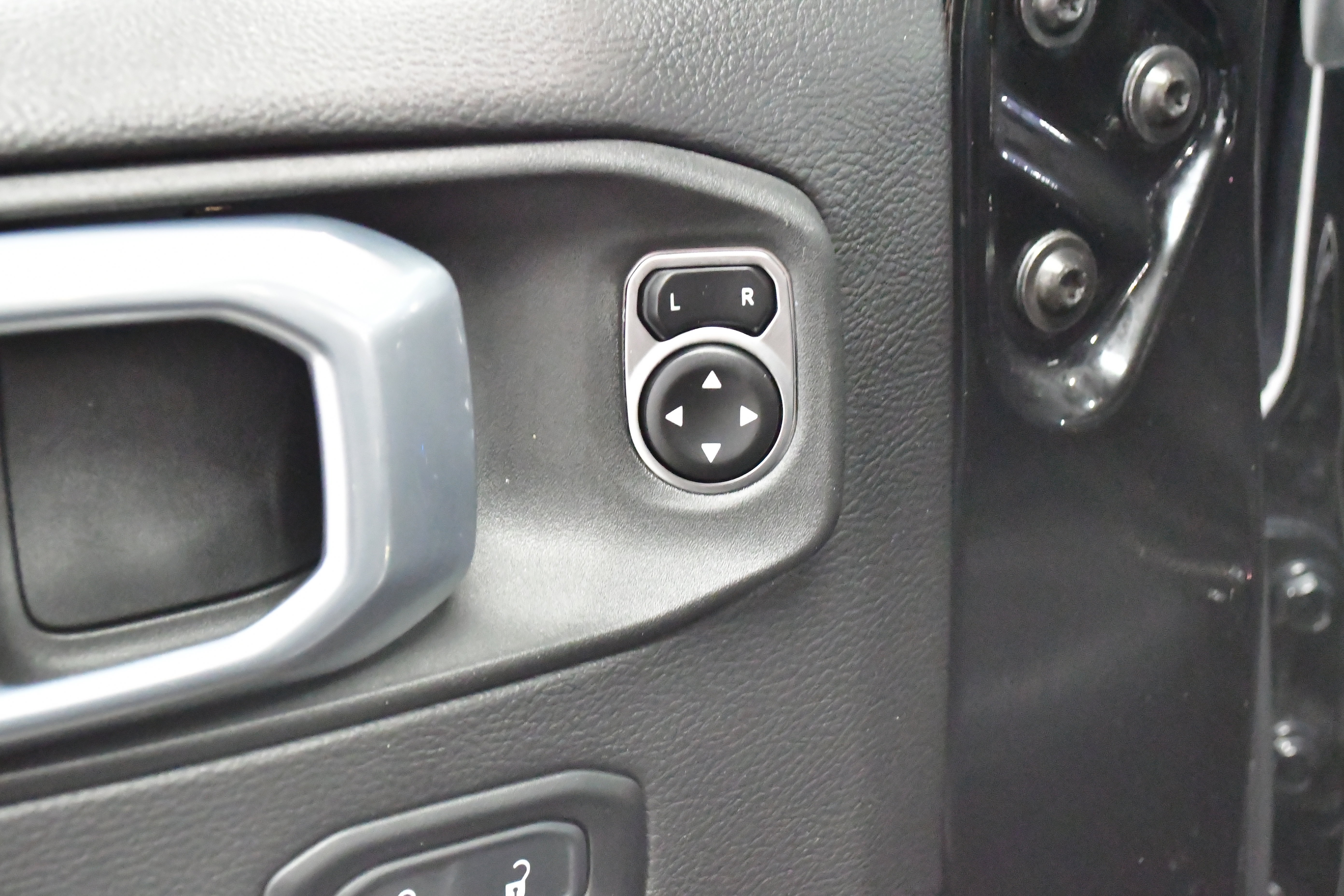 Used 2023 Jeep Wrangler Unlimited Rubicon 4xe w/ Cold Weather Group AWD/4WD image 16