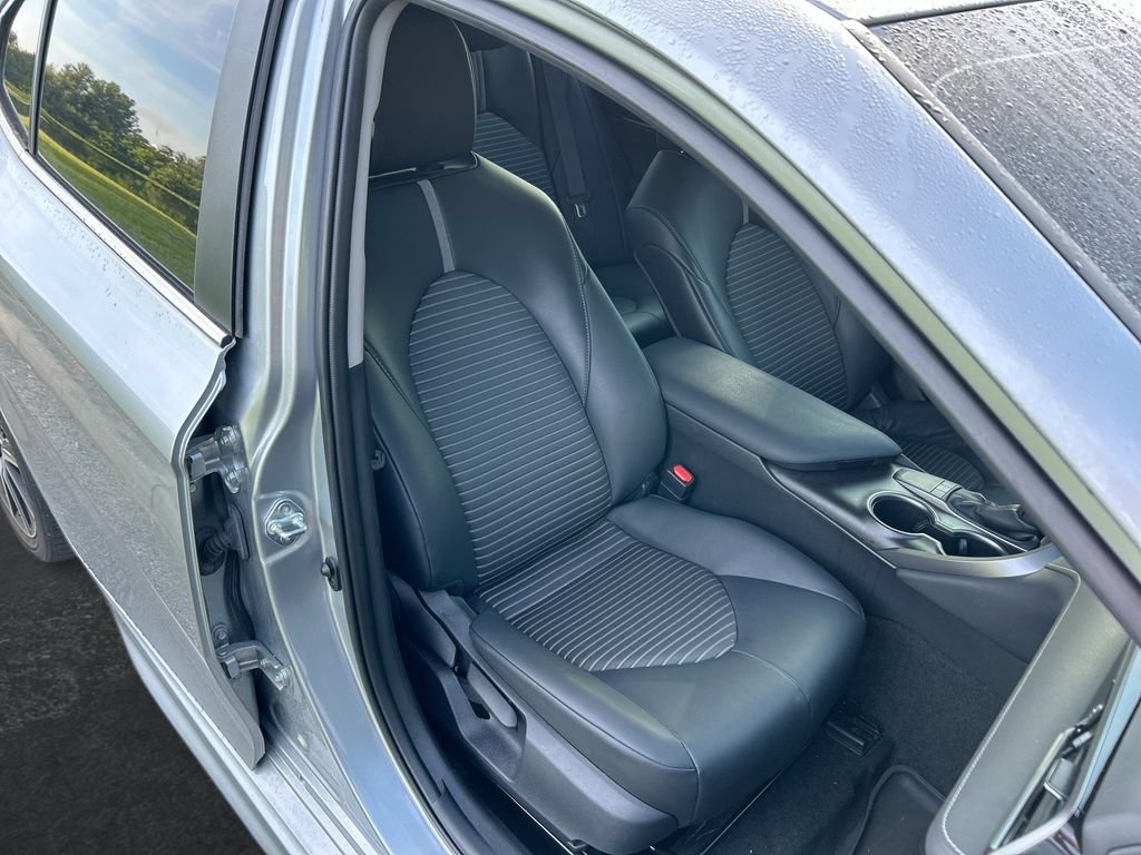 Used 2023 Toyota Camry SE w/ Convenience Package FWD image 31