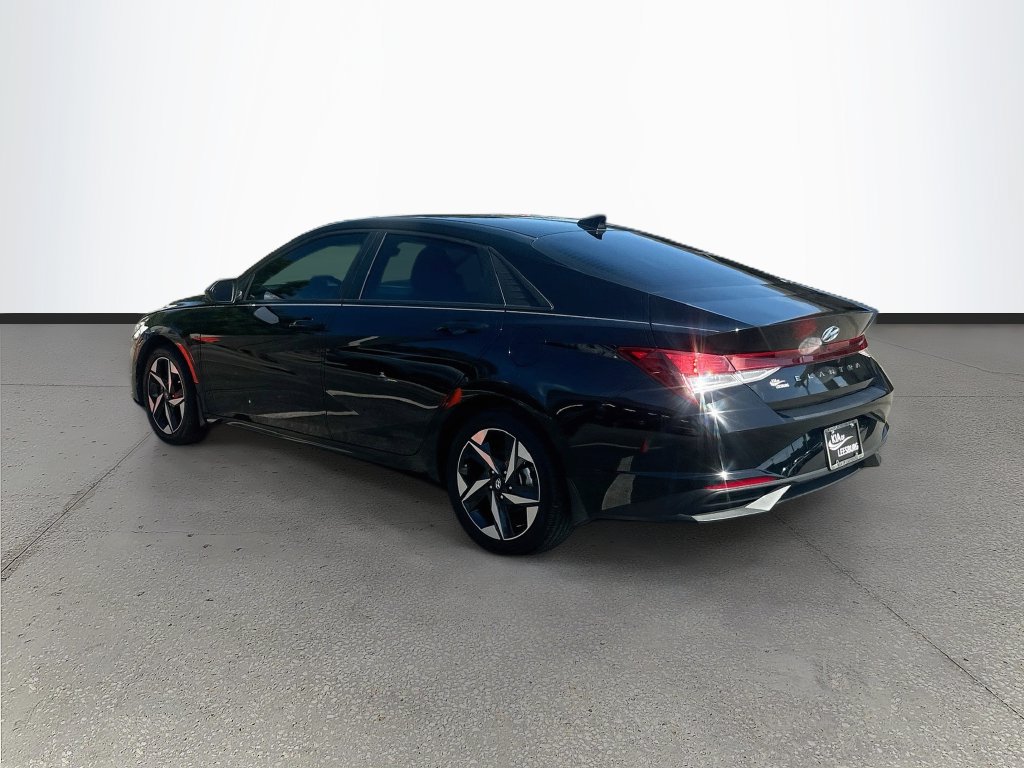 Used 2023 Hyundai Elantra SEL w/ Convenience Package FWD image 5