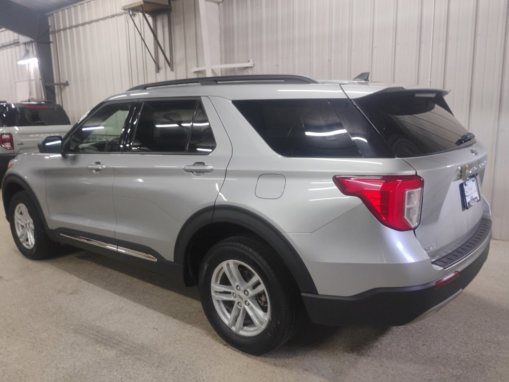 Used 2024 Ford Explorer XLT w/ Equipment Group 202A image 25