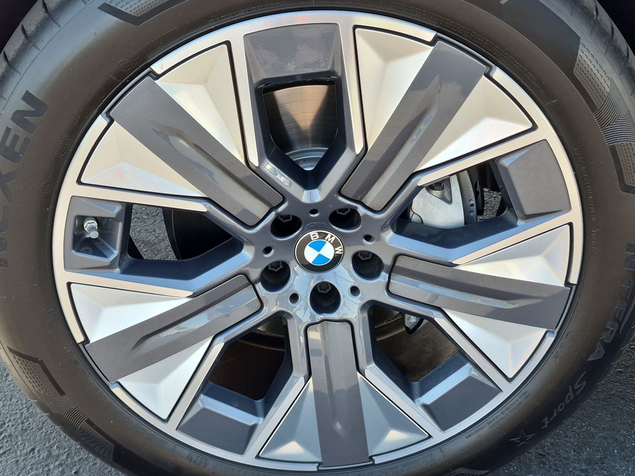 Used 2026 BMW iX xDrive45 w/ Premium Package AWD/4WD image 13