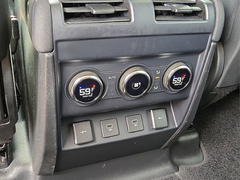 Used 2021 Land Rover Defender 110 SE image 16