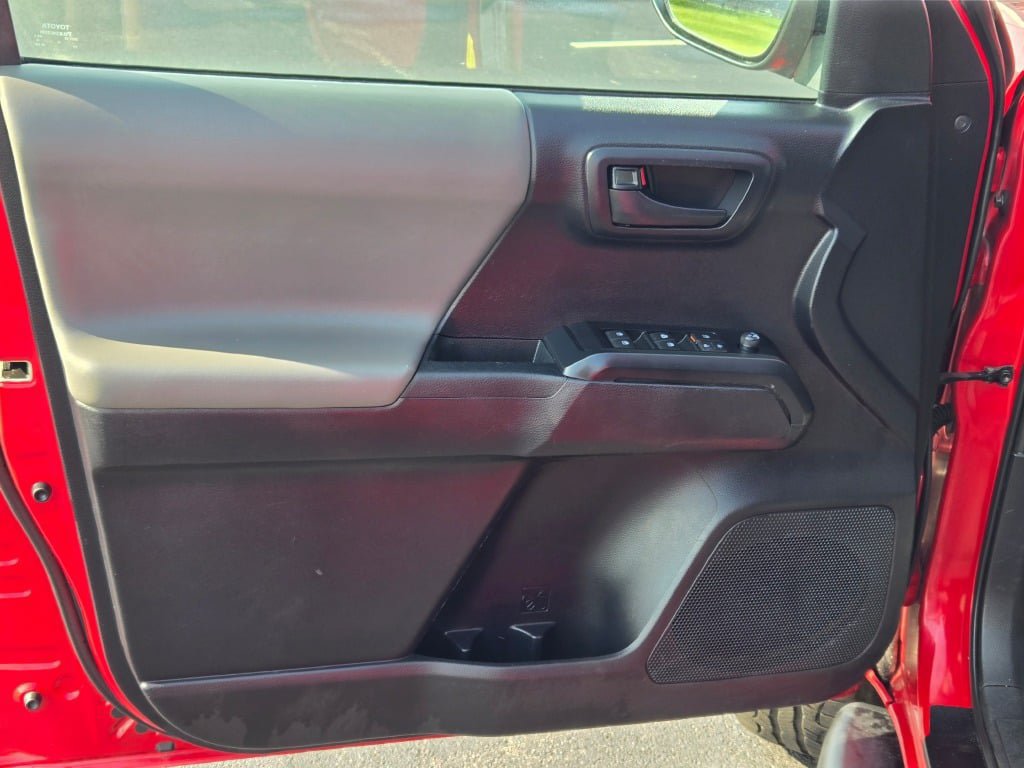 Used 2020 Toyota Tacoma SR AWD/4WD image 20