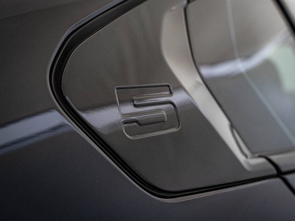 Used 2024 BMW i5 M60 w/ Premium Package image 17