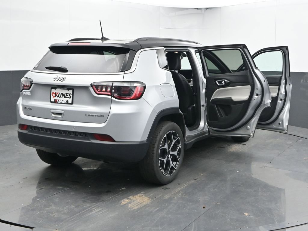 Used 2025 Jeep Compass Limited AWD/4WD image 59